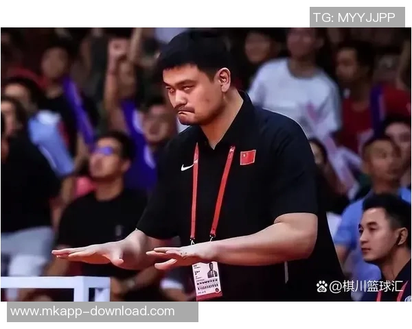 姚明在休斯敦的传奇时刻海报展现篮球巨星的辉煌与梦想