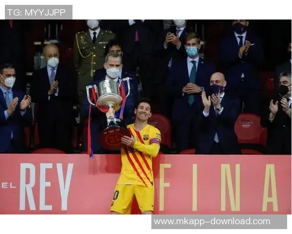 国王杯激战巴萨与拜仁握手言和乌龙球成比赛转折点引发热议