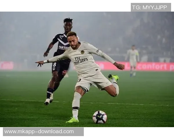 中超赛场惊现冷门巴黎圣日耳曼逆转多特蒙德上演绝杀大战