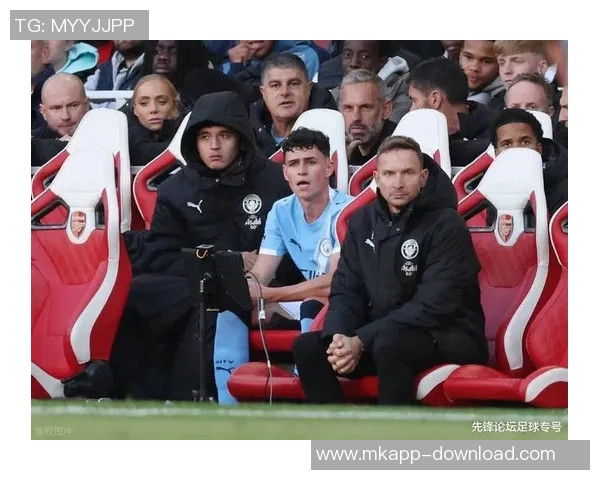 欧冠激战波尔图与曼城握手言和红牌事件引发全场热议 欧冠激战波尔图与曼城握手言和红牌事件引发全场热议