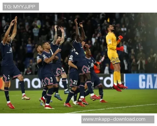 世界杯激战巴黎圣日耳曼大胜里昂战术解析与精彩瞬间回顾