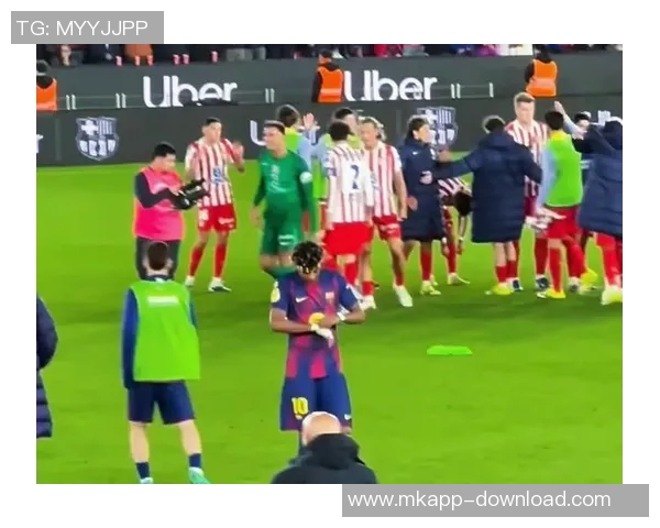 国王杯惊现冷门巴萨凭乌龙球险胜多特蒙德全场沸腾